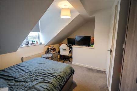 Bedroom 2 (2)