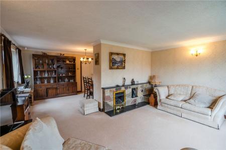 Living/Dining Area