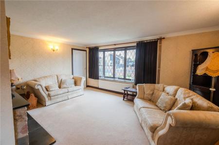 Living/Dining Area