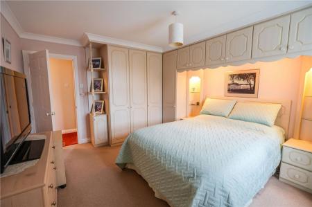 Bedroom 1 (2)