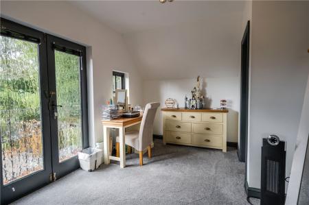 Bedroom 2 (2)