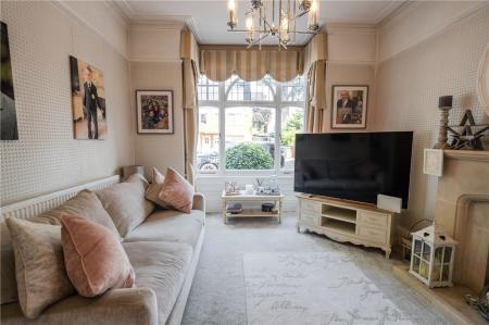 Living Room (2)