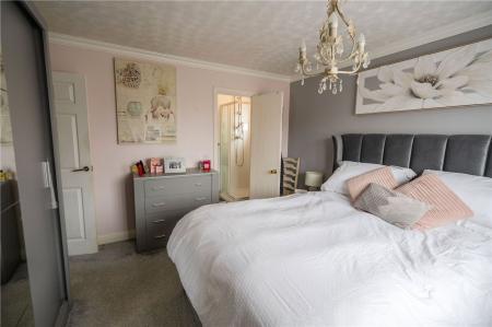 Bedroom 1 (2)