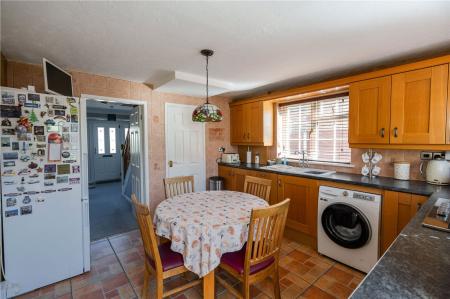 Kitchen (2)
