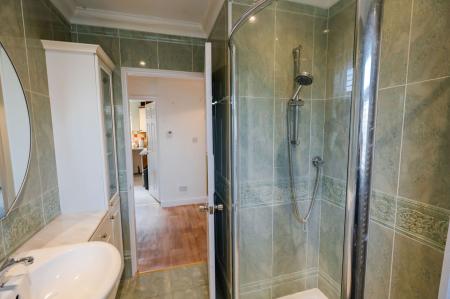 Shower Room (2)