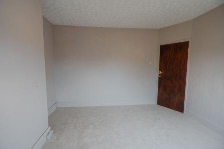Bedroom 2 (2)