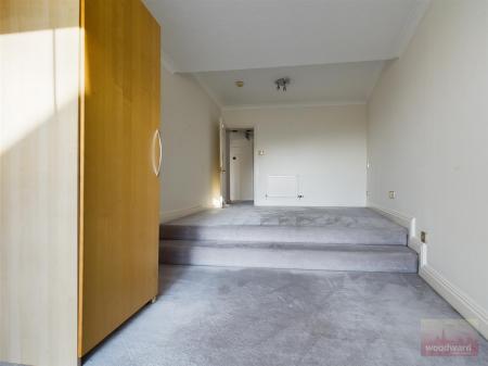 CAM01320G0-PR0024-STILL004.jpg