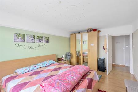 52 Gayton Court - Bedroom 1 Alt.jpg