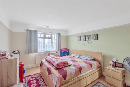 52 Gayton Court - Bedroom 1.jpg