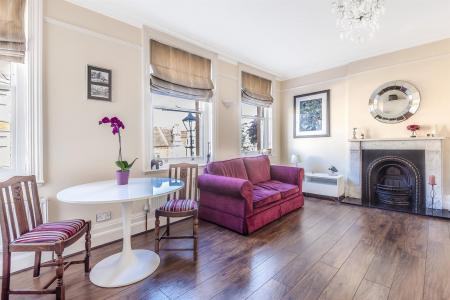 2.55 - Lounge Detail Window.jpg