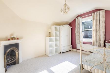 2.55 - Bed 1 Main.jpg