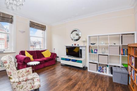 55a High street - Lounge main.JPG