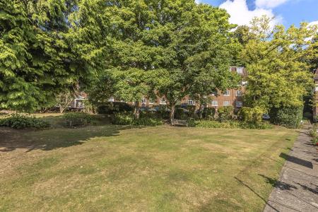 61 Herga Court - Communal Garden.jpg