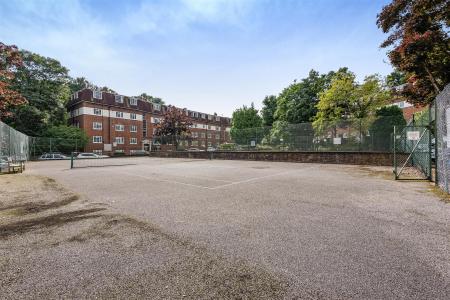 Herga Court - Tennis Courts