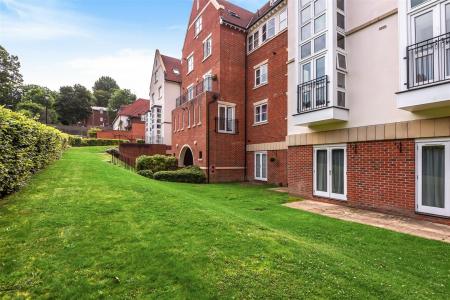 Front Communal Gardens