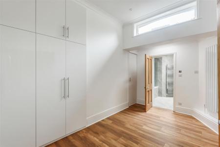 Fl.2, 17 Roxborough Park - Bedroom Alt.jpg