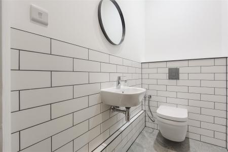 Fl.2, 17 Roxborough Park - Guest WC.jpg