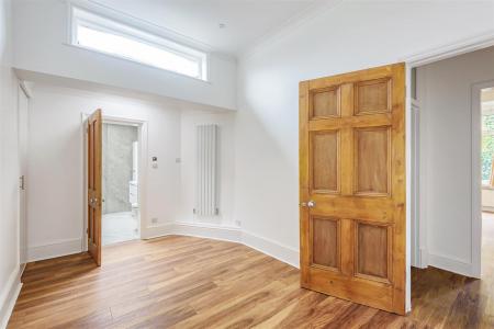 Fl.2, 17 Roxborough Park - Bedroom MAIN.jpg