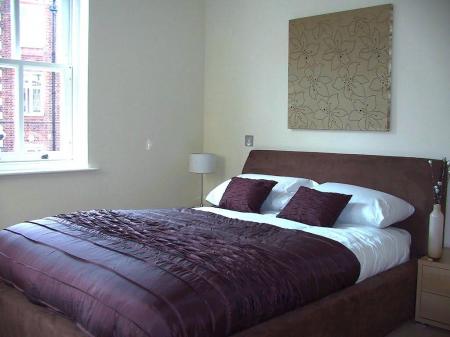 1 King Henry Bed 1.jpg