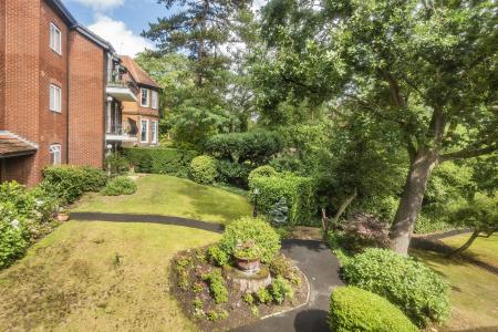 9 Bermuda House - Garden 2.jpg