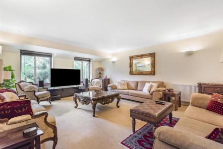 9 Bermuda House - Living room.jpg