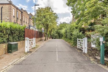 9 Bermuda House - Mount Park Estate Gates.jpg
