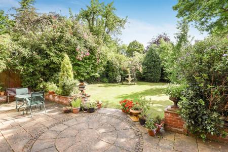 Bredon - Garden Main.jpg