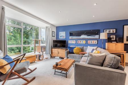 5 Drummond Court - Living Room Main.jpg