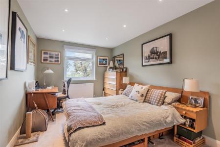 5 Drummond Court - Bedroom 2.jpg