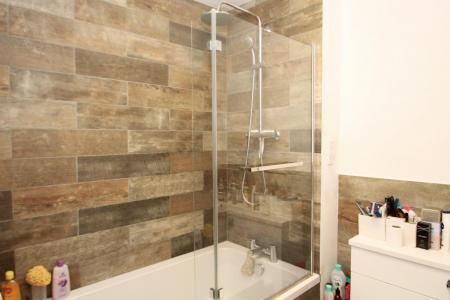 6 St Saviours Ct 001.jpg