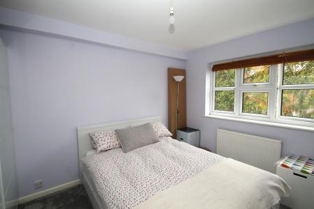 6 St Saviours Court 012.jpg