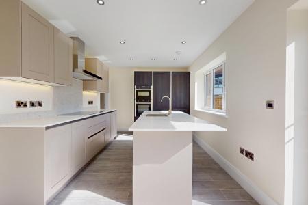 Media image 04