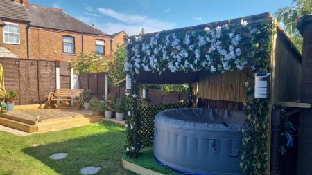 Rear Garden 1.jpg