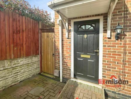 14195564-Front 20Door 208.JPG