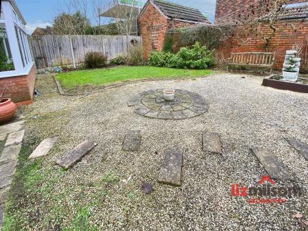 Great sized plot not overlooked