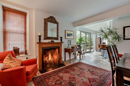 8625900-interior22-800.jpg