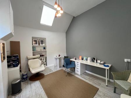 WhatsApp Image 2024-08-27 at 13.45.04.jpeg