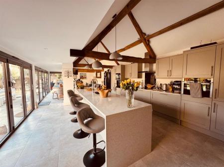 WhatsApp Image 2025-11-12 at 09.11.03 (1).jpeg