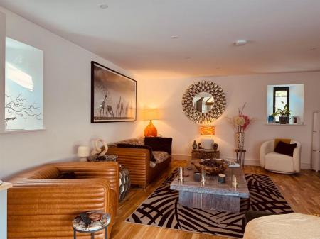 WhatsApp Image 2025-11-12 at 09.11.03 (3).jpeg