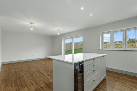 2 Saxon Drive (1).jpg