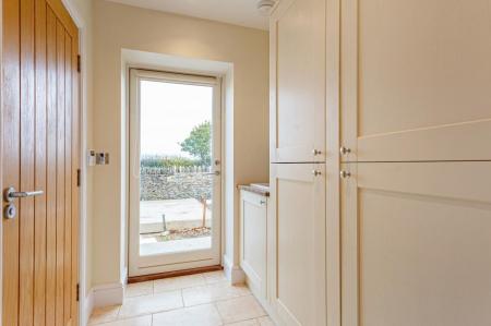 Hares Barn 289215 (6).jpg