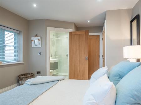 Windrush - Flat 10-18.jpg