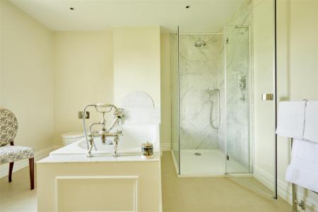 Master Bath.jpg