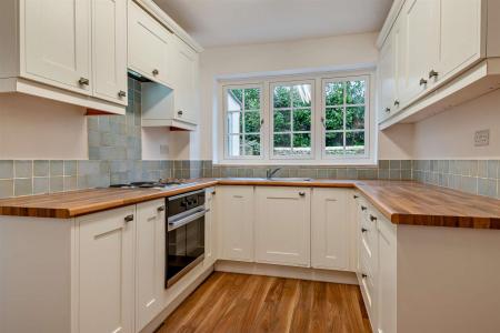8633908-interior03-800.jpg