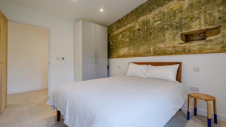 8442264-interior19.jpg