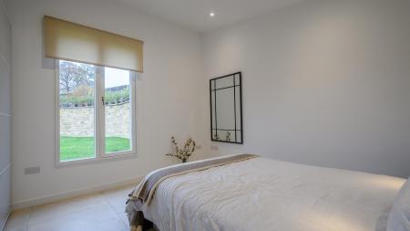 8442264-interior16.jpg