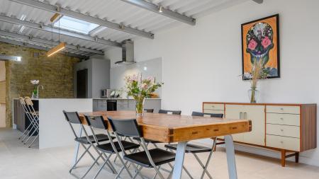 8442264-interior05.jpg