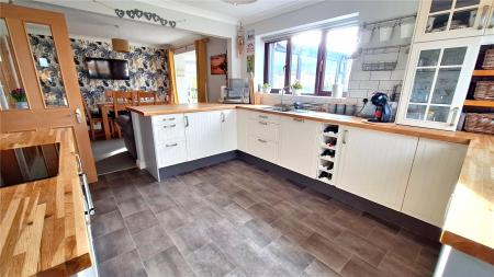 Fitted Kitchen