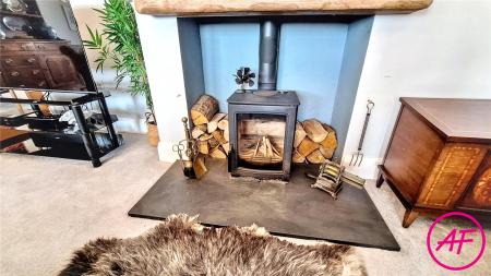 Lounge Logburner
