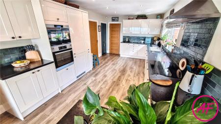 Fitted Kitchen